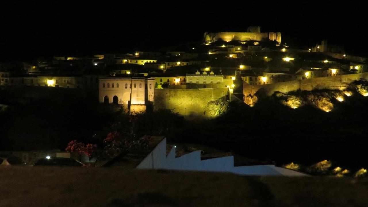 Casa Da Tia Amalia Vandrarhem Mértola Exteriör bild