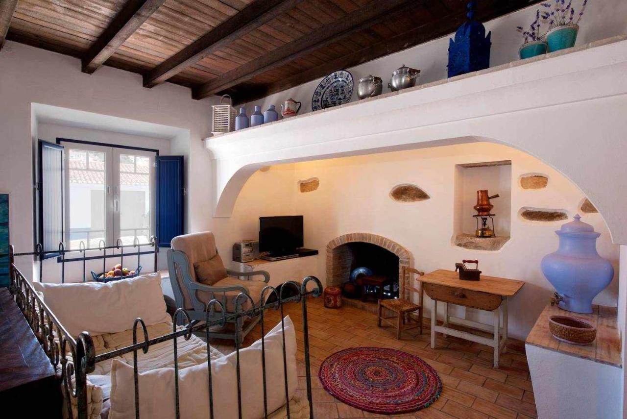 Casa Da Tia Amalia Vandrarhem Mértola Exteriör bild